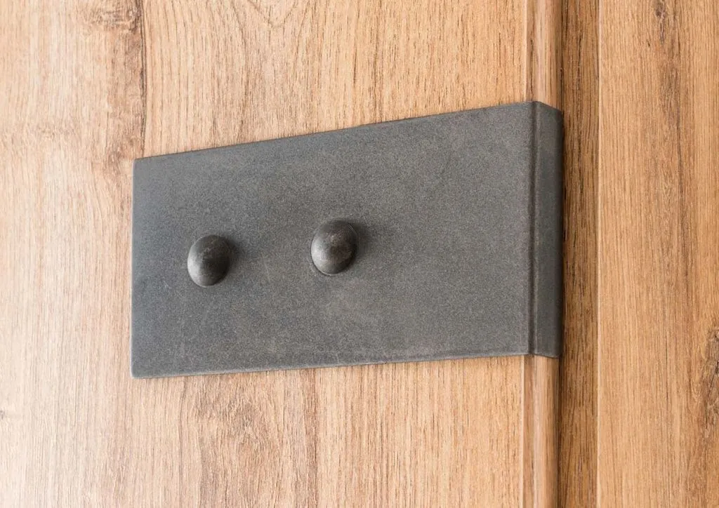 Cork 4-türiger Kleiderschrank Mit Spiegel Plankeneiche / Graphit – Bild 3