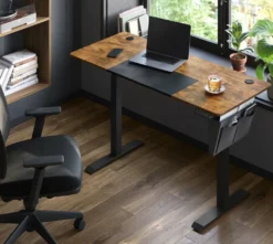 SONGMICS Elektrischer Schreibtisch, Höhenverstellbarer Schreibtisch, Elektrisch Mit Memory-Funktion,gespleißte Platte, Stofftasche, 140 X 60 X (72-120) Cm, Stufenlos Verstellbar, 4 Höhe Gespeichert, Aus Stahl,vintagebraun-schwarz LSD016X01