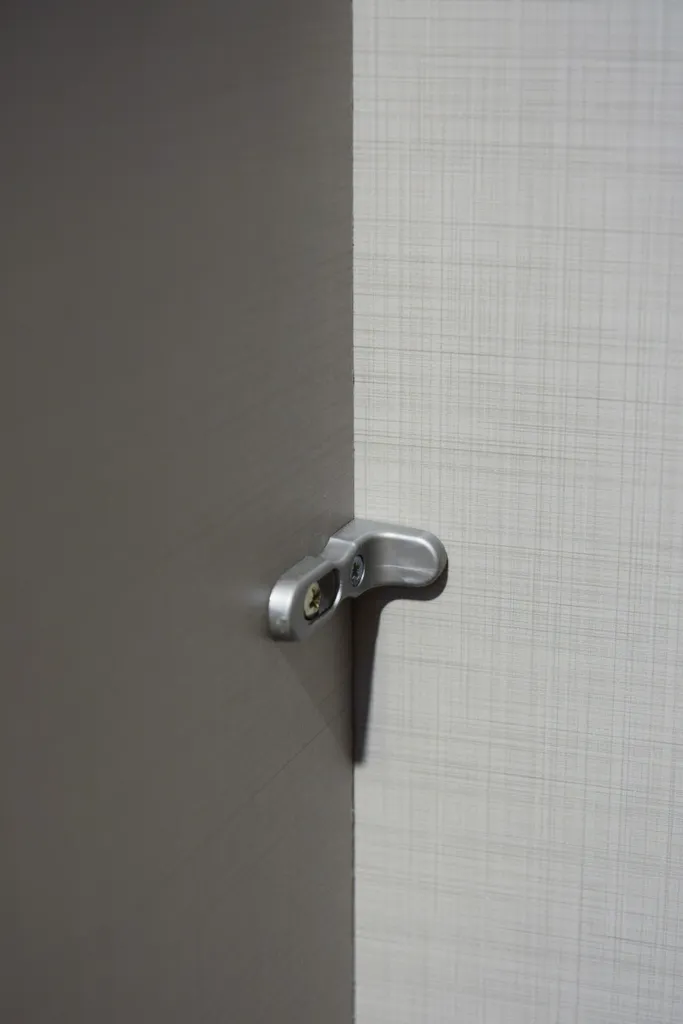 Schwebetürenschrank "Barcelona" In GRPAHIT + GLAS SCHWARZ Mit 3 Schubladen Und 2 Türen. Abmessungen (BxH) 225x208 Cm – Bild 7